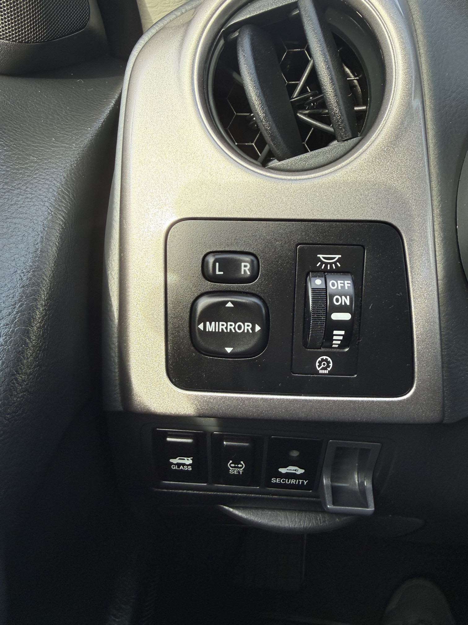 
								2005 Toyota Matrix XR 4WD full									