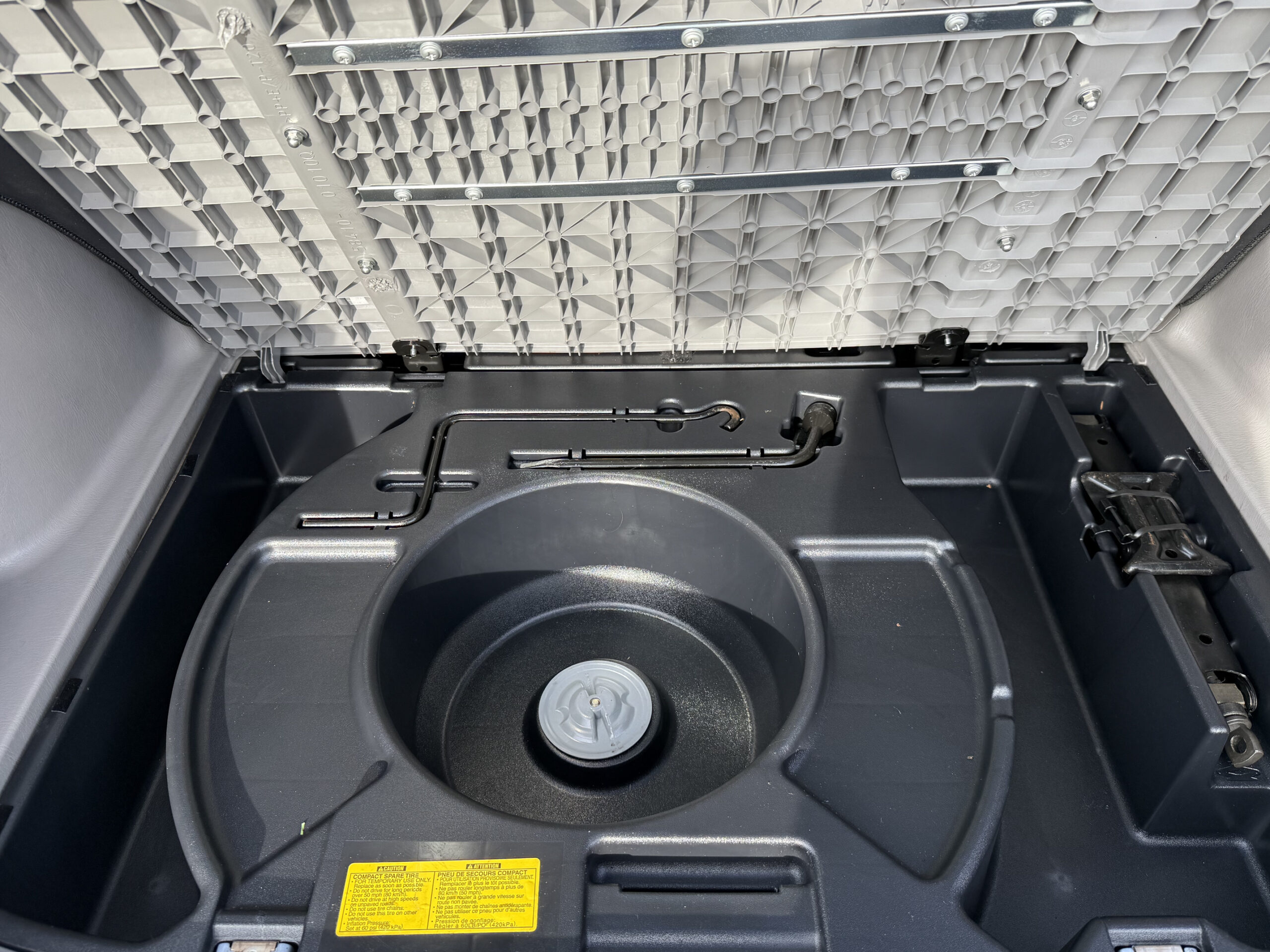 
								2005 Toyota Matrix XR 4WD full									