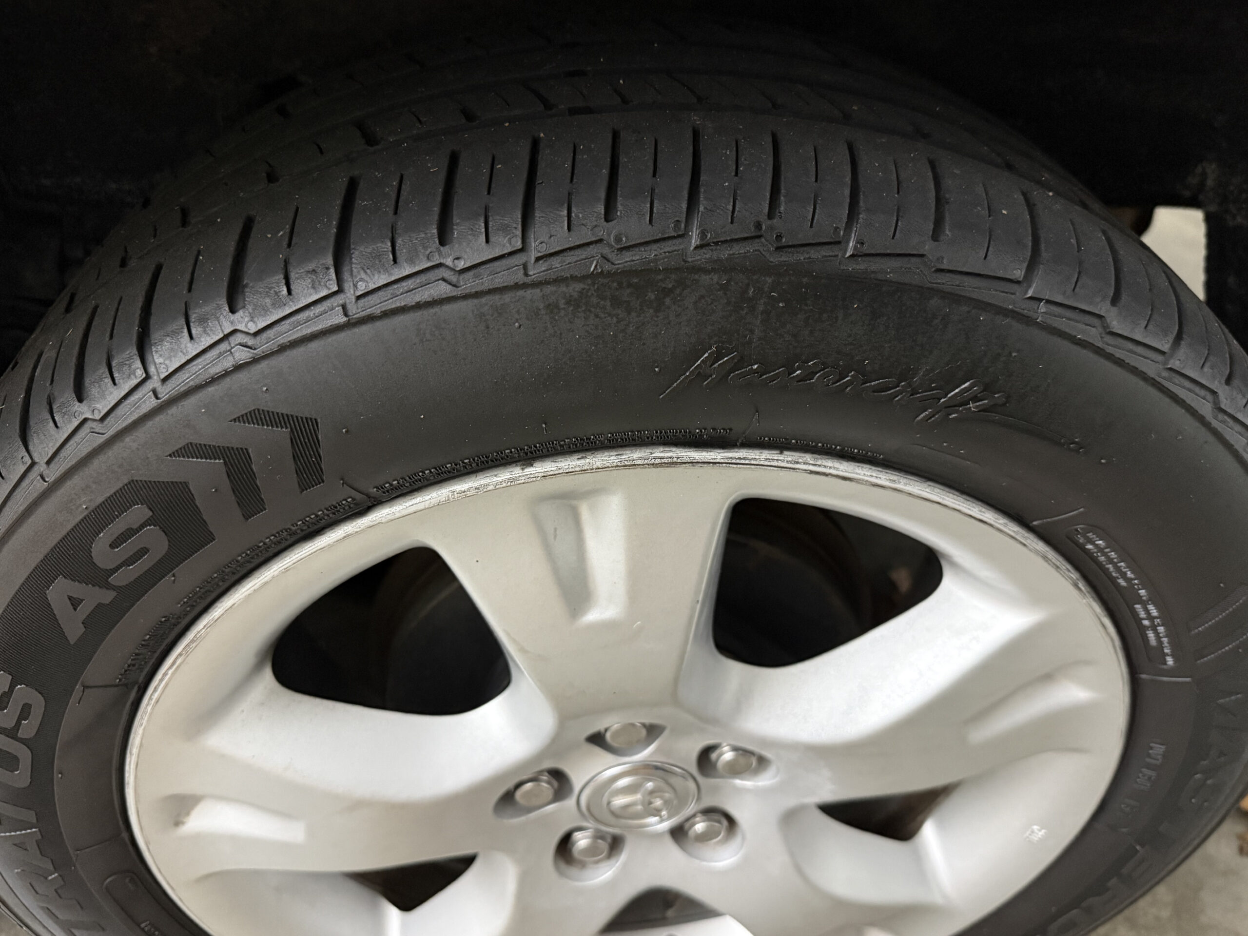 
								2005 Toyota Matrix XR 4WD full									