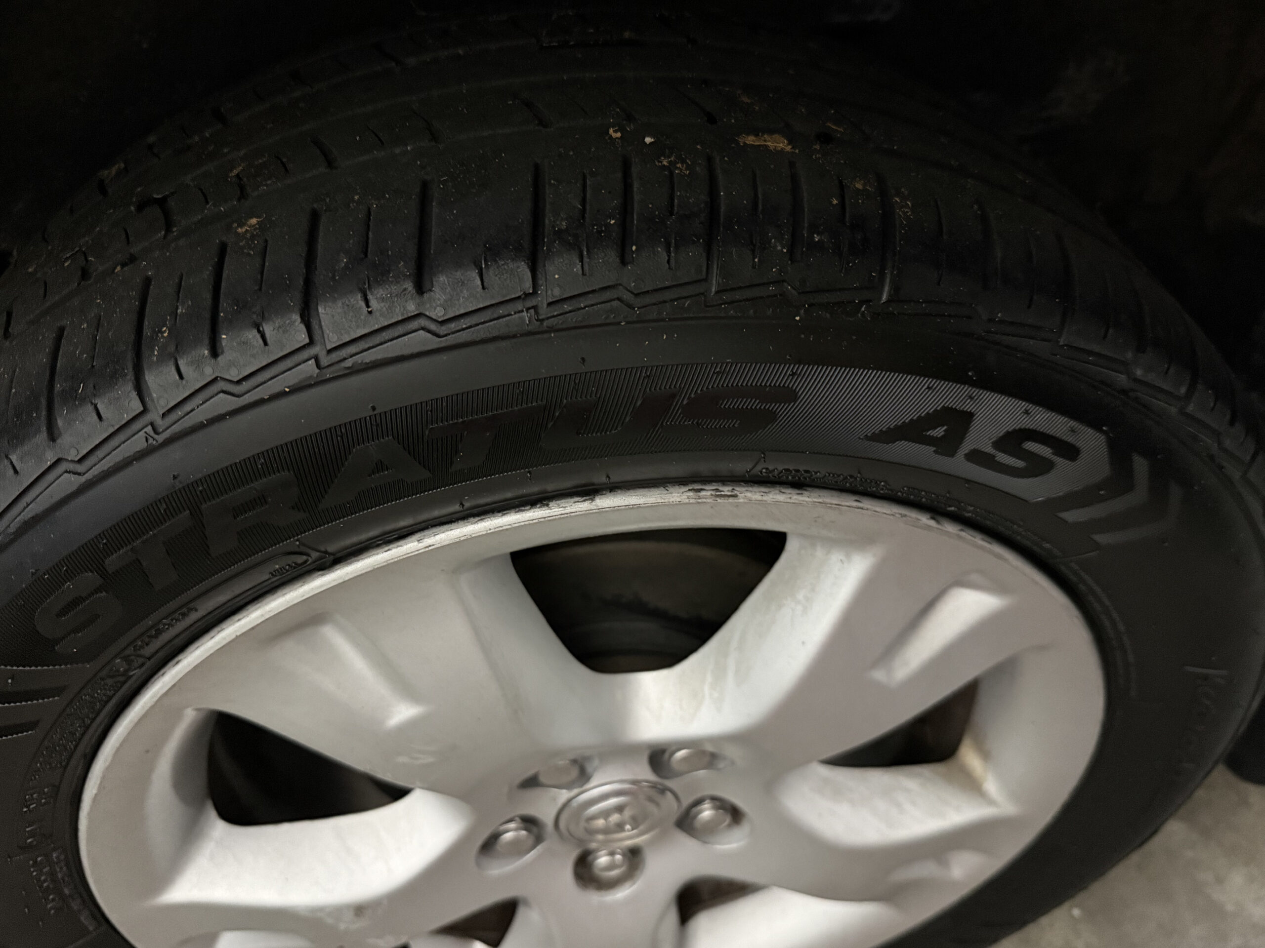 
								2005 Toyota Matrix XR 4WD full									