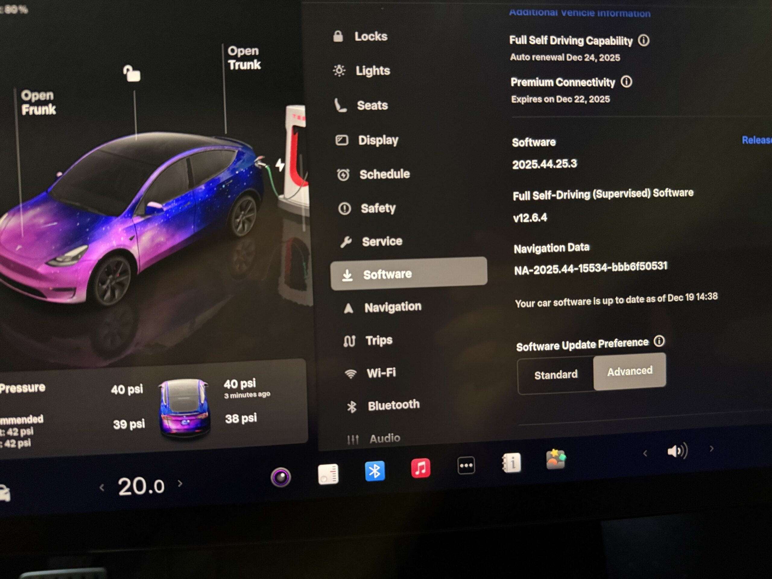 
								🚙2022 Tesla Model Y Performance — Rebuilt Title — Matrix Headlights — AMD Ryzen — OEM Tow Hitch — HomeLink — Supercharger Active full									