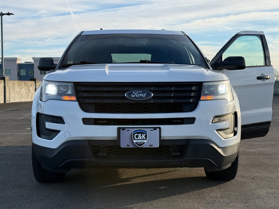 
								Cleanest 2016 Ford Explorer PIU AWD — Clean Title — 1-Owner (State Patrol) — 178k mi most of them interstate miles — White full									