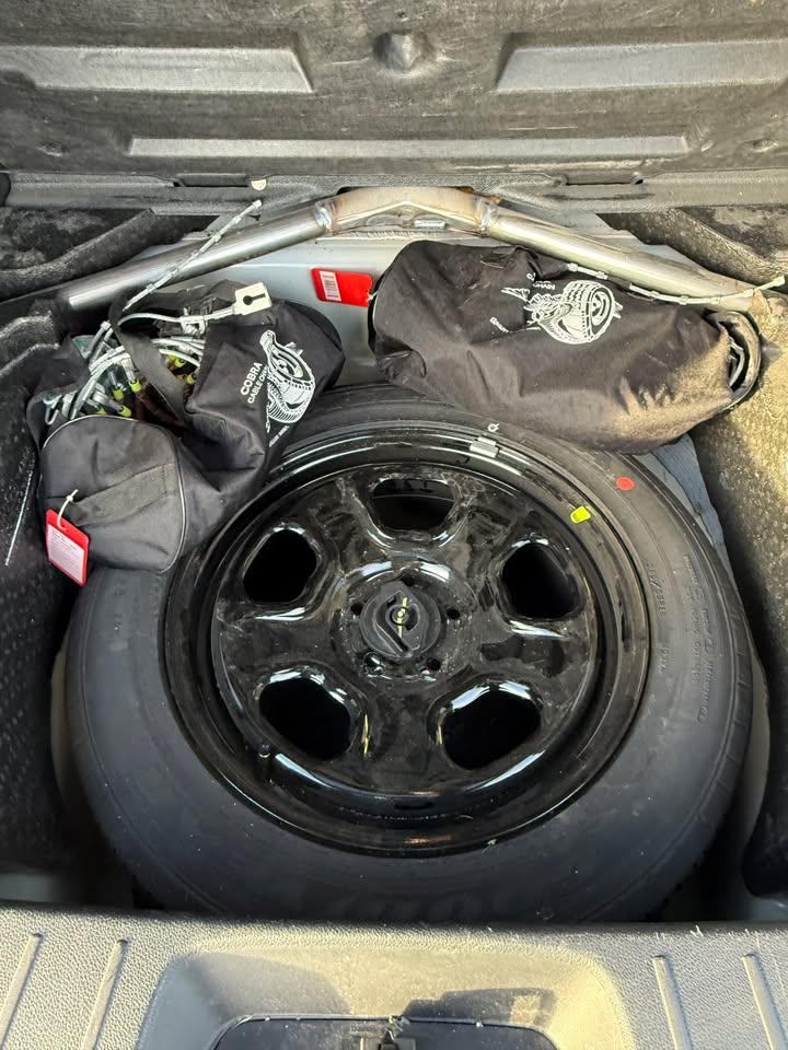 
								Cleanest 2016 Ford Explorer PIU AWD — Clean Title — 1-Owner (State Patrol) — 178k mi most of them interstate miles — White full									