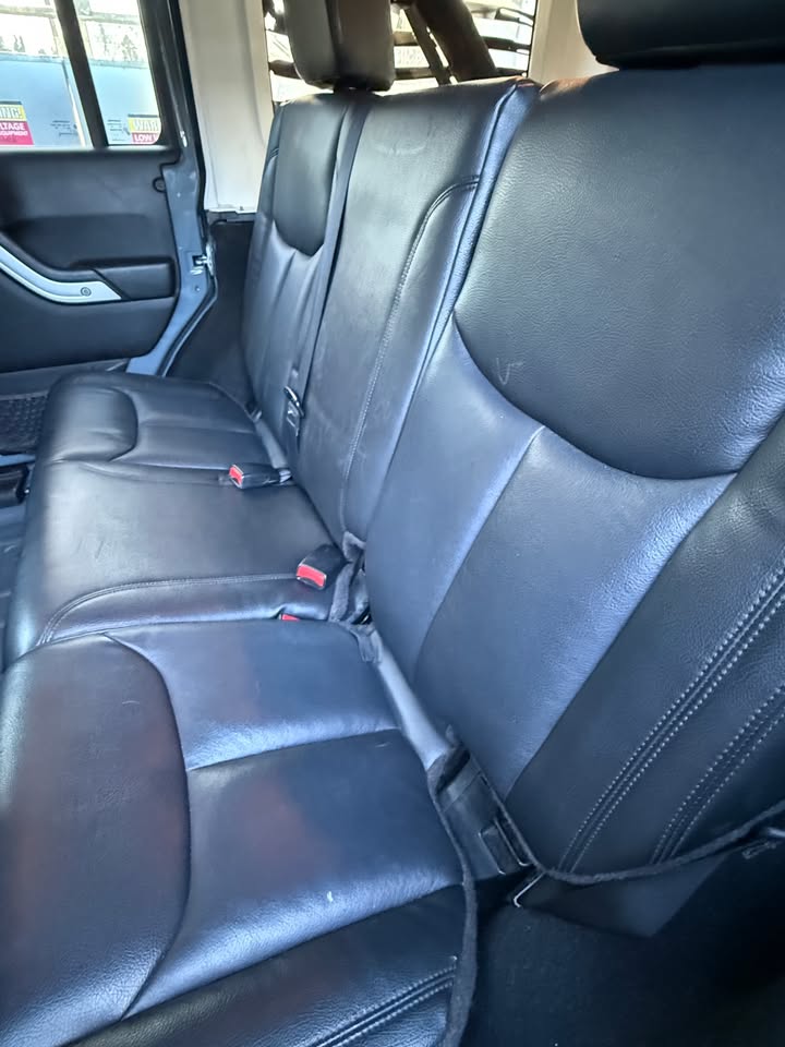 
								2015 Jeep Wrangler Unlimited Rubicon — Hard Top — 2 Owners — No Accidents — Title in Hand full									