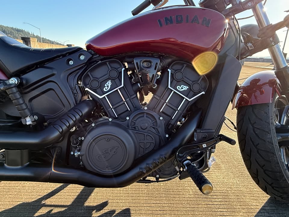 
								2023 Indian Scout Bobber Sixty ABS — 3,400 miles — Custom Exhaust — 1 Local Owner — Carfax full									