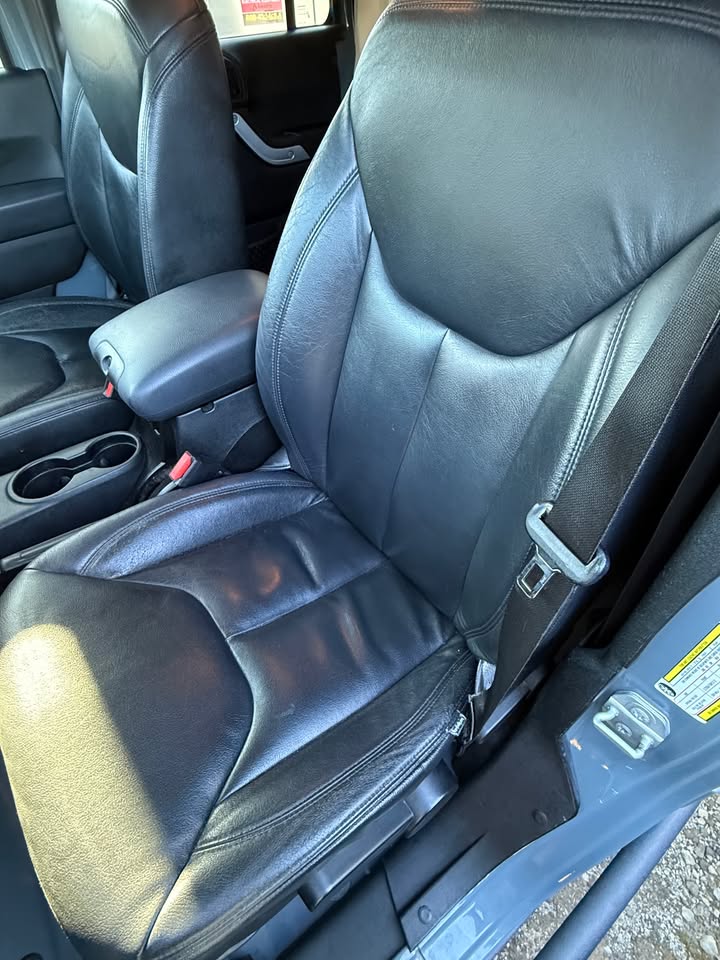 
								2015 Jeep Wrangler Unlimited Rubicon — Hard Top — 2 Owners — No Accidents — Title in Hand full									