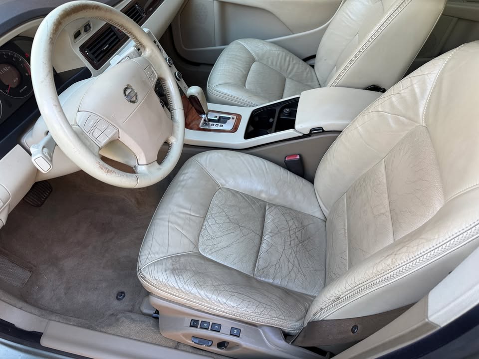 
								2008 Volvo XC70 3.2 AWD — Clean Title — No Accidents — 6-Speed Automatic — Premium Sound full									