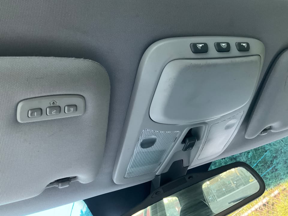 
								2003 Volvo XC90 2.5T AWD — Reconstructed Title — Turbo — 5-Passenger SUV full									