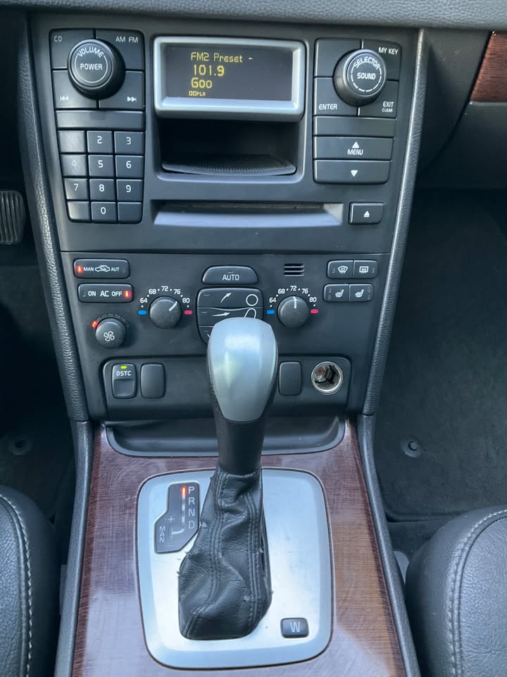 
								2003 Volvo XC90 2.5T AWD — Reconstructed Title — Turbo — 5-Passenger SUV full									