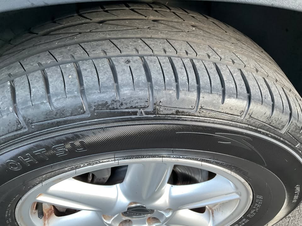 
								2003 Volvo XC90 2.5T AWD — Reconstructed Title — Turbo — 5-Passenger SUV full									