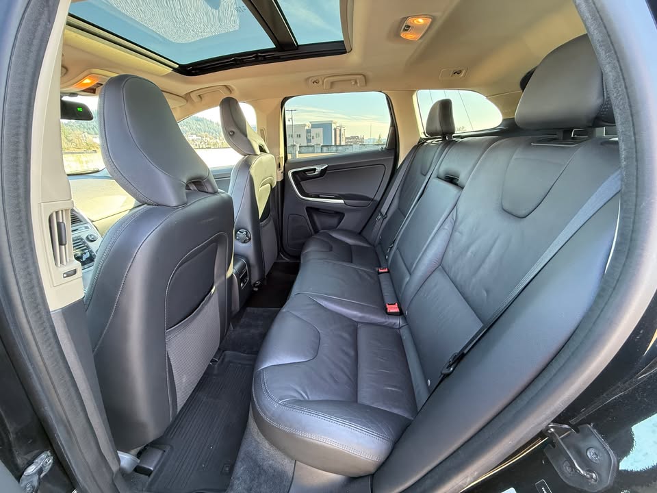 
								2013 Volvo XC60 T6 Platinum AWD — 147,700 mi — 1 Local Owner (Oregon) — No Open Recalls full									