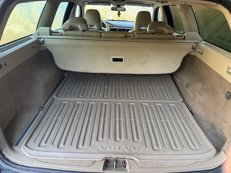 
								2008 Volvo XC70 3.2 AWD — Clean Title — No Accidents — 6-Speed Automatic — Premium Sound full									