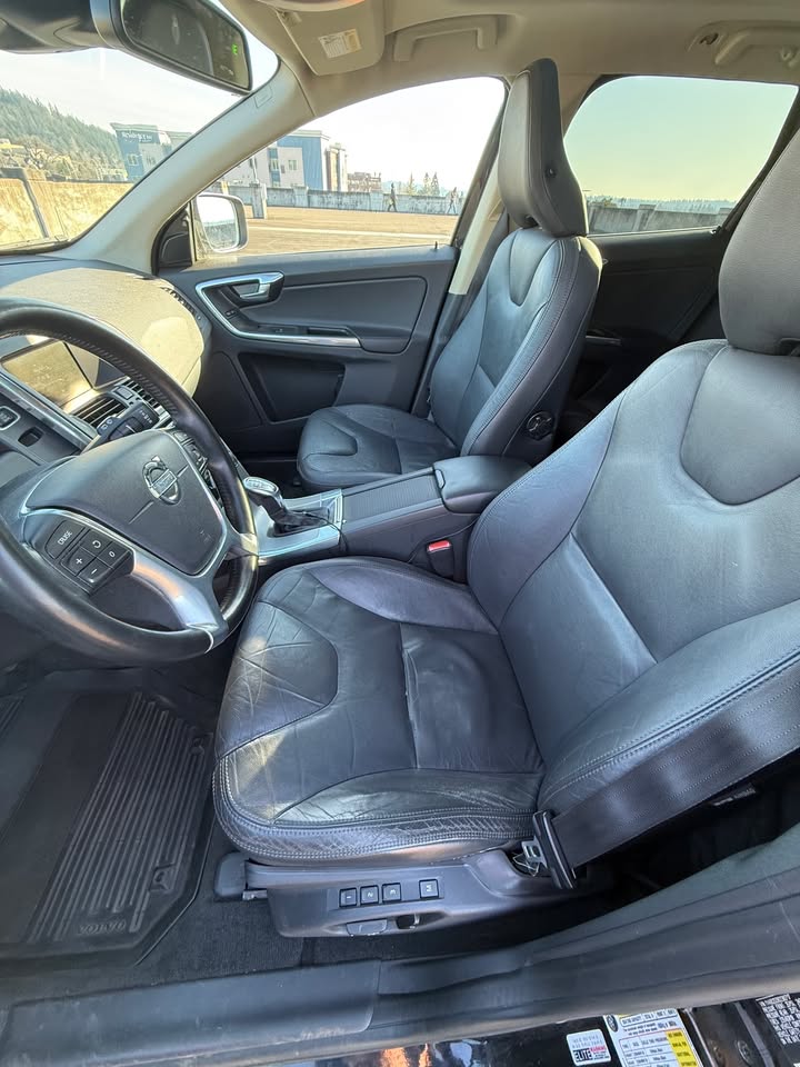 
								2013 Volvo XC60 T6 Platinum AWD — 147,700 mi — 1 Local Owner (Oregon) — No Open Recalls full									