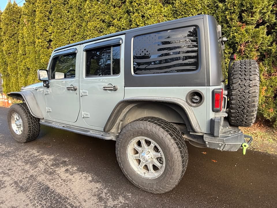 
								2015 Jeep Wrangler Unlimited Rubicon — Hard Top — 2 Owners — No Accidents — Title in Hand full									