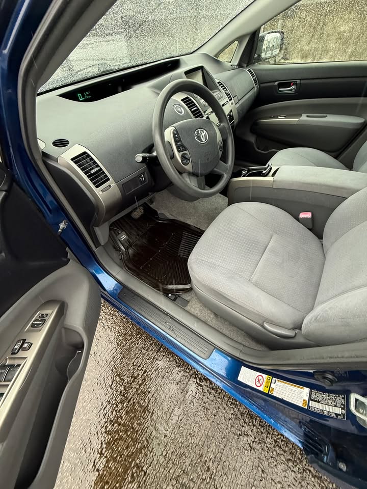 
								2008 Toyota Prius — Clean Title — 1 Local Owner — Only 117k Miles — Full Service Records Since New full									