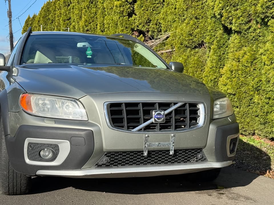
								2008 Volvo XC70 3.2 AWD — Clean Title — No Accidents — 6-Speed Automatic — Premium Sound full									
