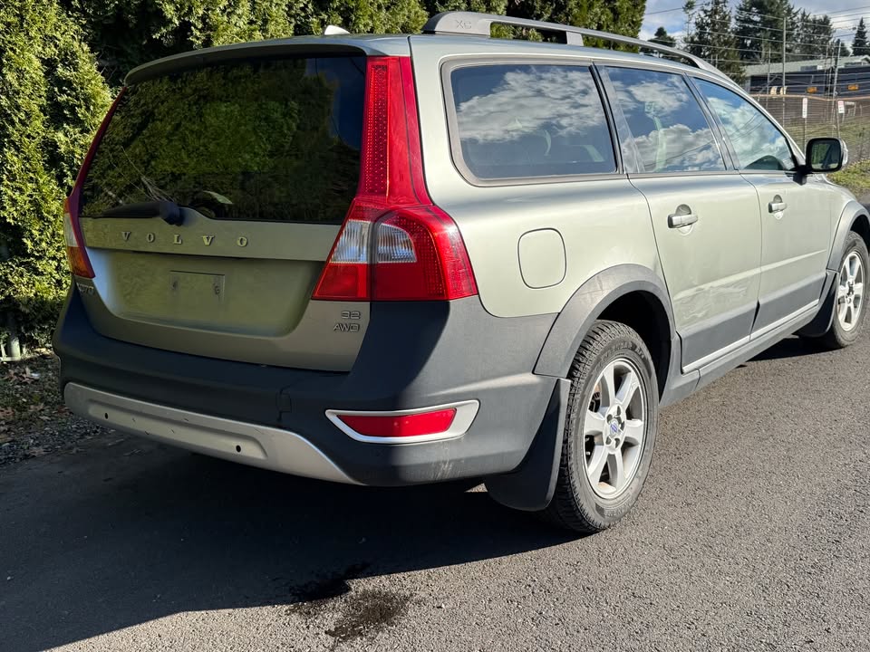 
								2008 Volvo XC70 3.2 AWD — Clean Title — No Accidents — 6-Speed Automatic — Premium Sound full									