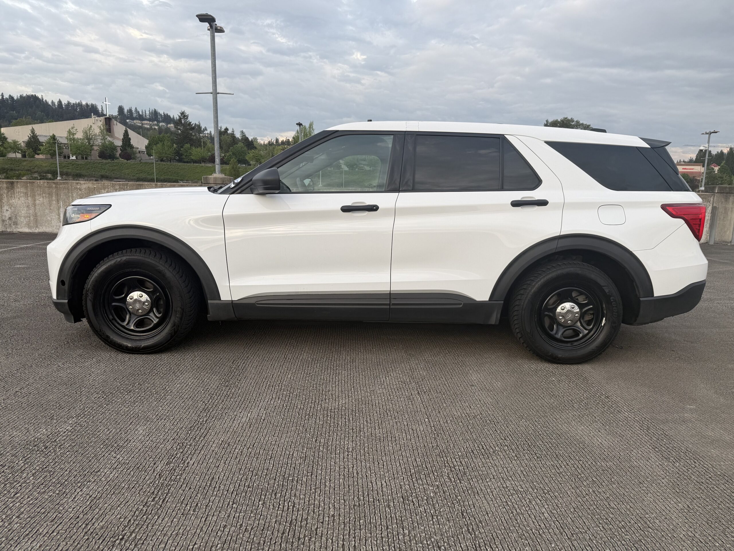 
								Ford Explorer Police Interceptor Utility full									