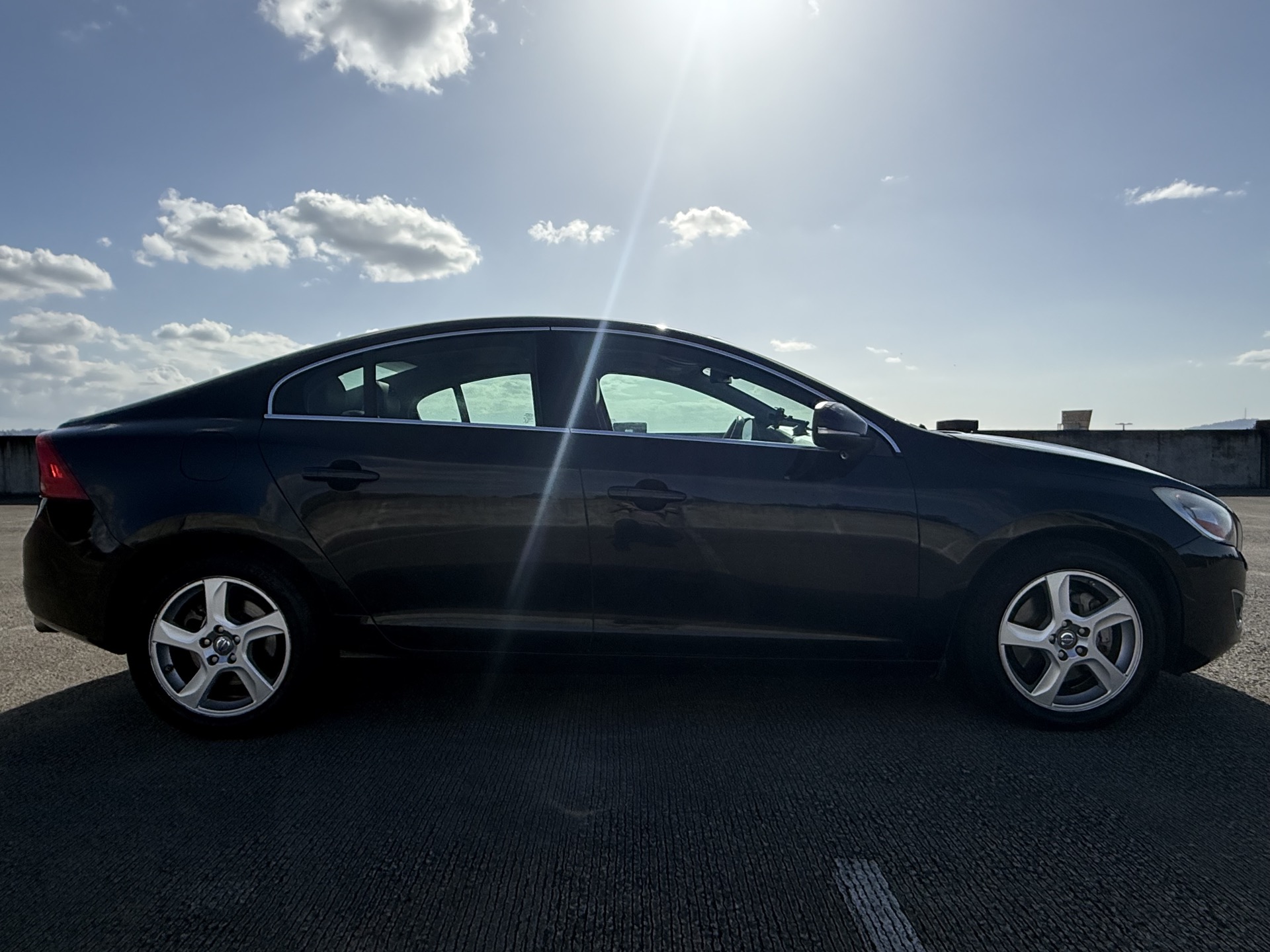
								2013 Volvo S60 T5 AWD — Clean Title — Well Maintained full									