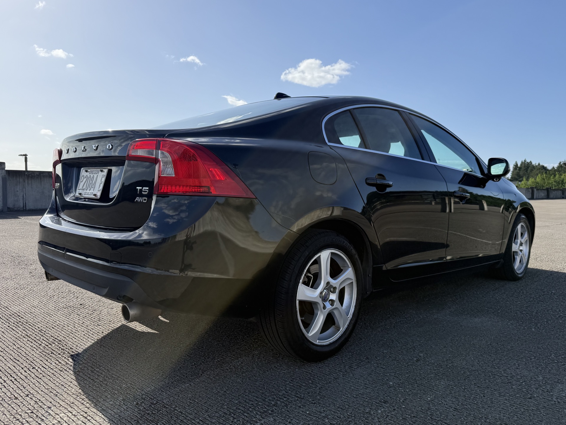
								2013 Volvo S60 T5 AWD — Clean Title — Well Maintained full									