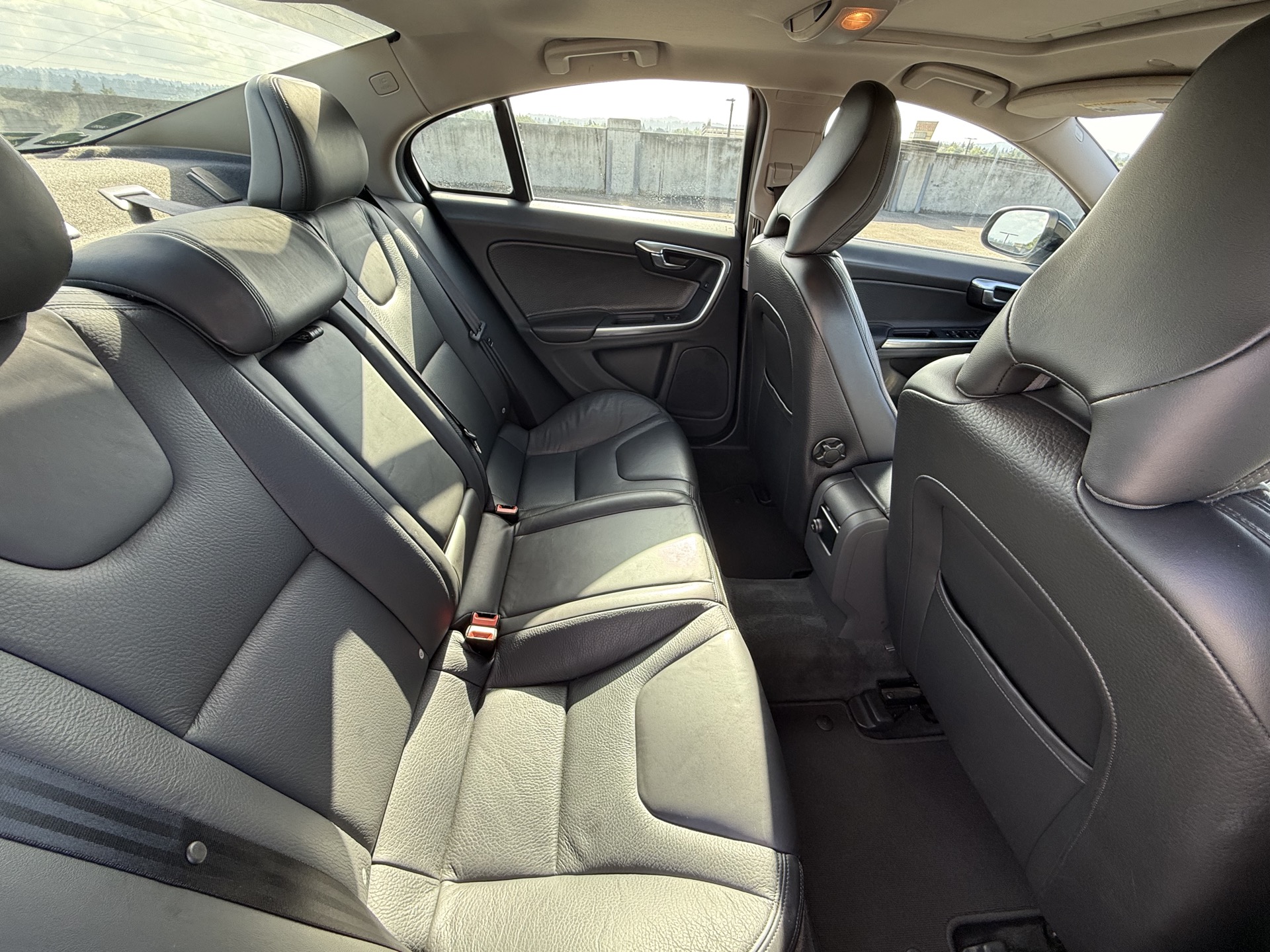 
								2013 Volvo S60 T5 AWD — Clean Title — Well Maintained full									