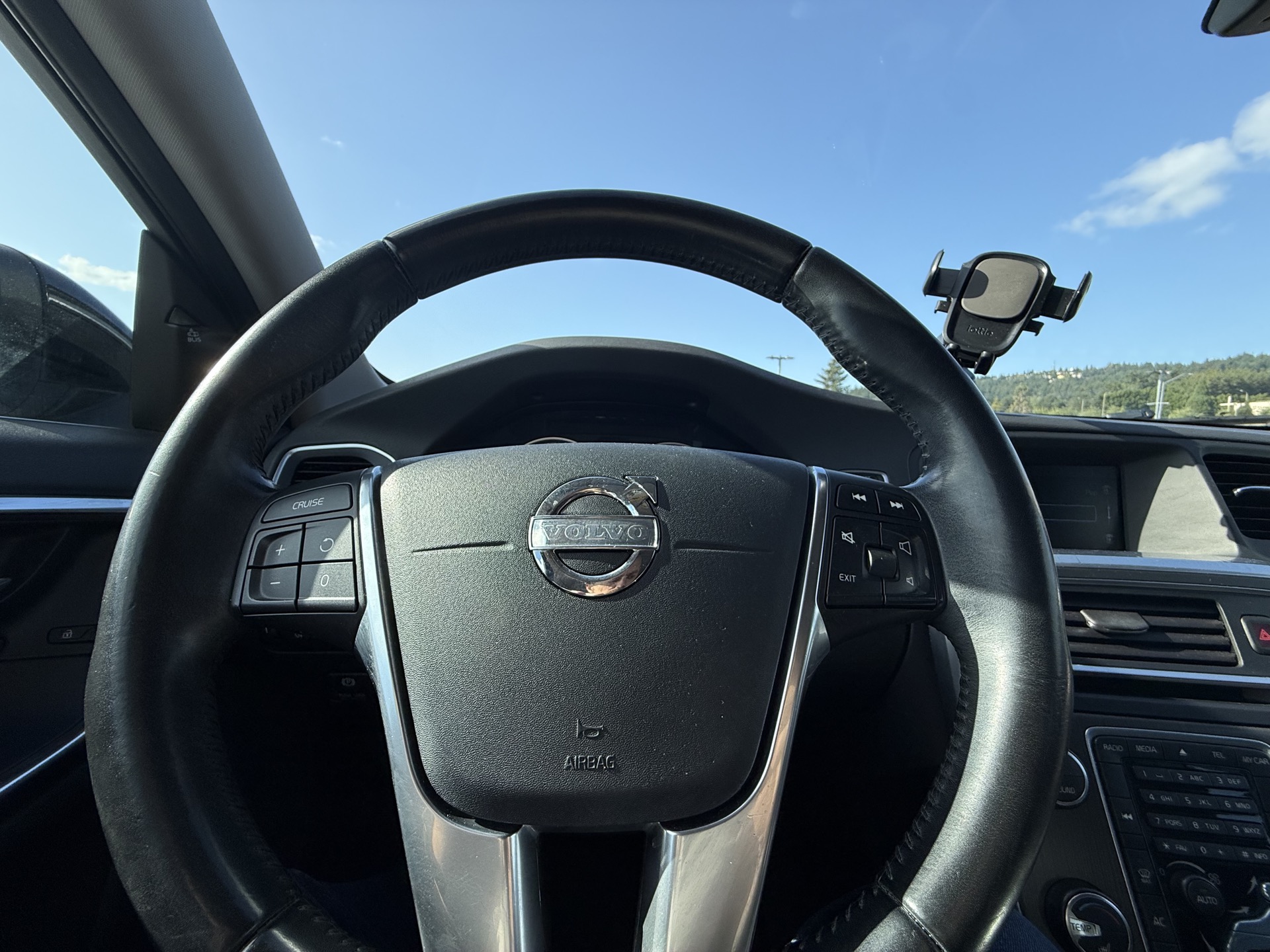 
								2013 Volvo S60 T5 AWD — Clean Title — Well Maintained full									