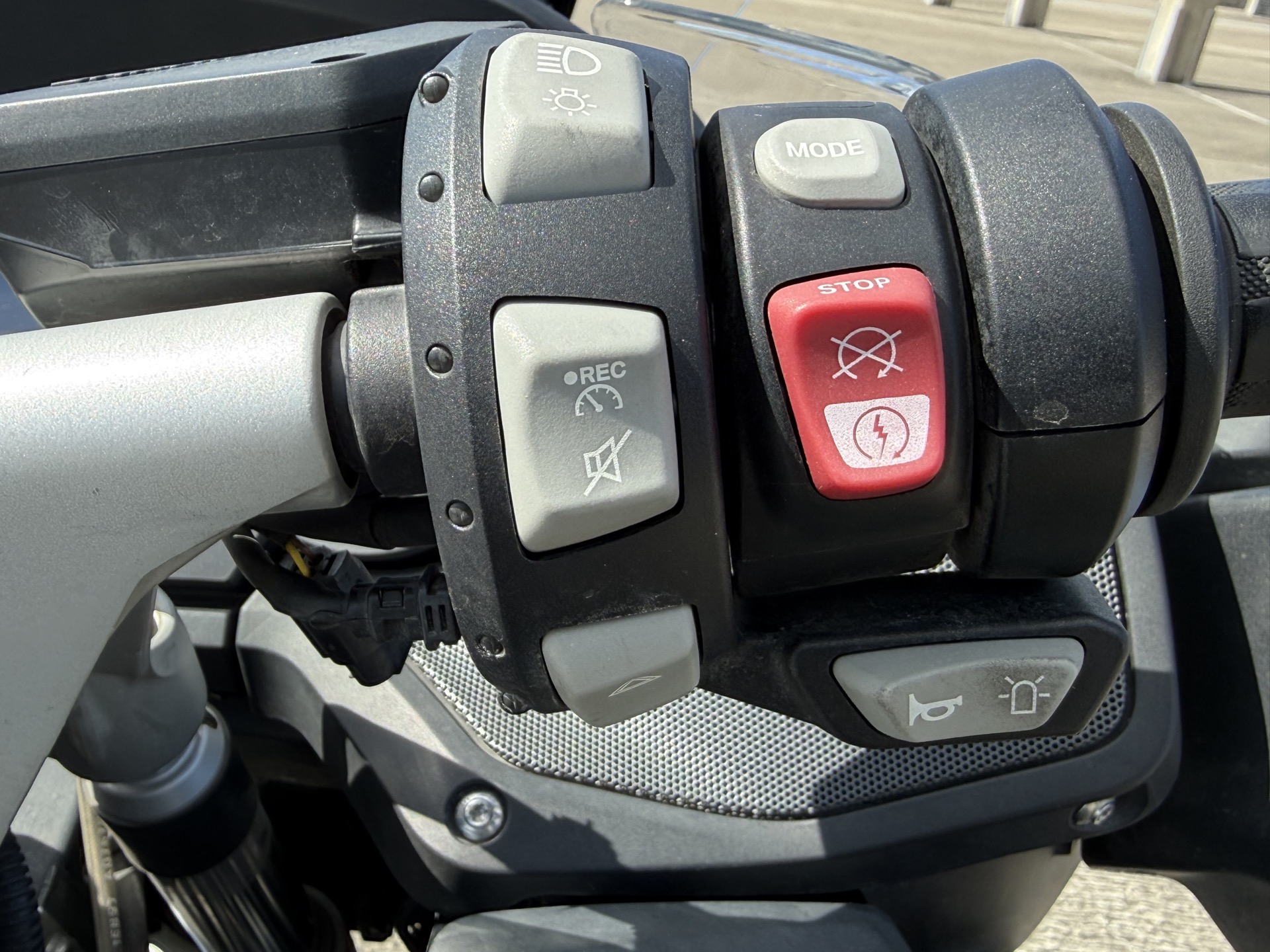 
								2016 BMW R1200RT Police — Clean Title — 1 Owner Police Unit — Very Well Maintained full									
