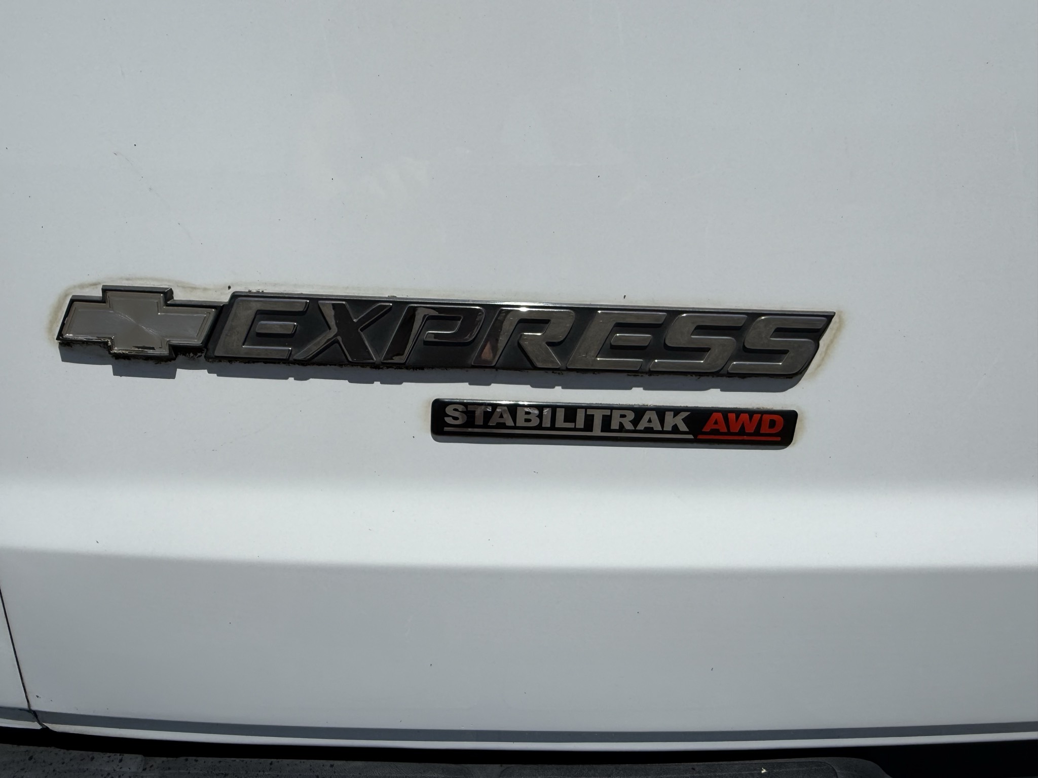 
								2014 Chevrolet Express 1500 Passenger LS AWD full									