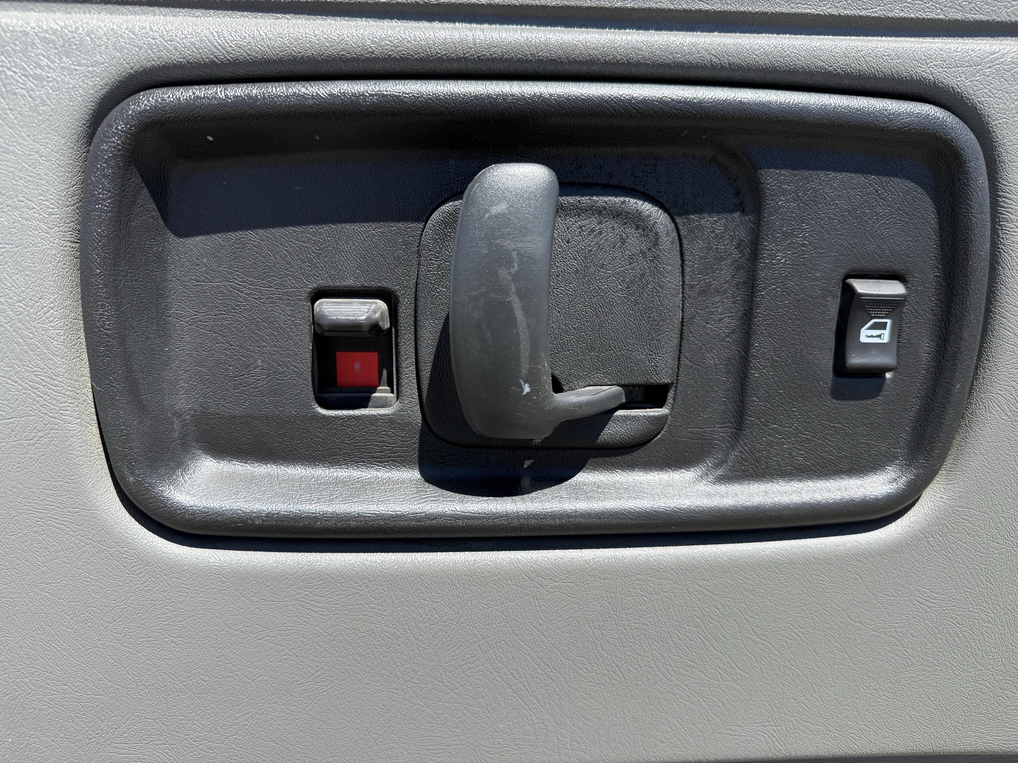 
								2014 Chevrolet Express 1500 Passenger LS AWD full									