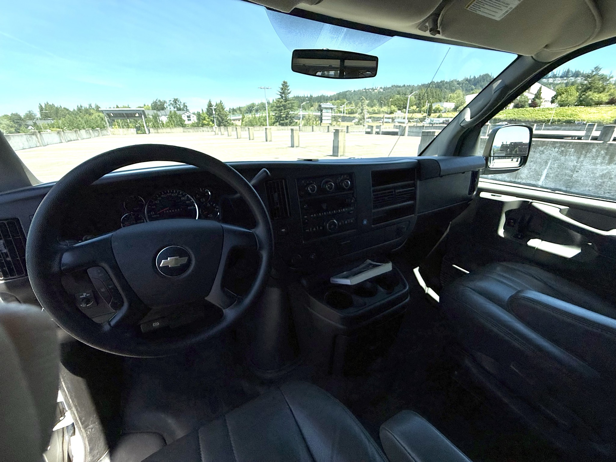 
								2014 Chevrolet Express 1500 Passenger LS AWD full									